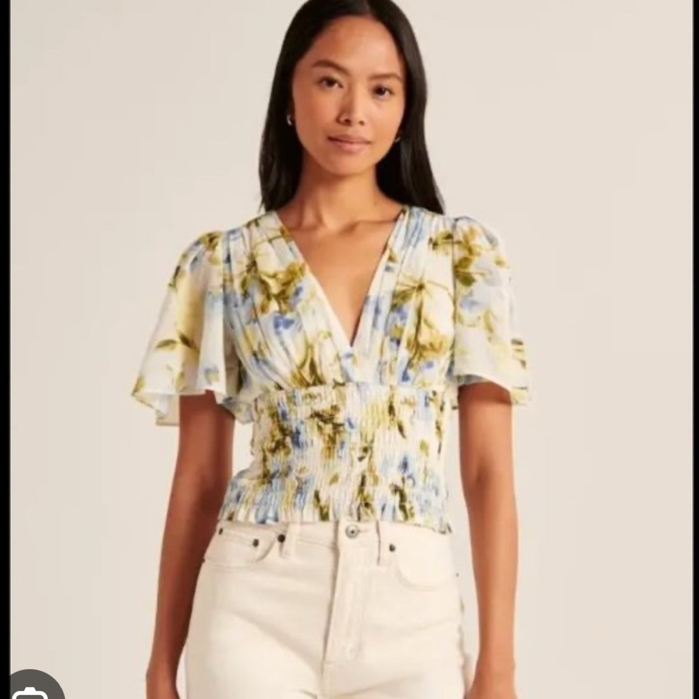 Abercrombie and Fitch Blue and White Flutter Sleeve Blouse